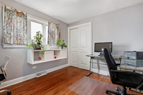 6353 Kilpatrick Ave, Chicago IL 60652-2009 exterior