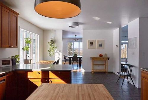 20 Old Post Rd, Red Hook NY 12571-2219 exterior