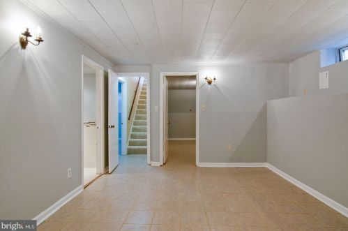 6662 Kings Hwy, Alexandria VA 22306-1506 exterior