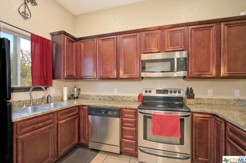 1891 Tanglewood Trl Ct, Spring Branch TX 78070-5237 exterior