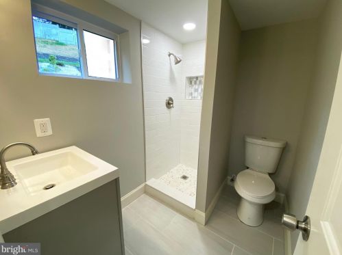 1604 Imperial Dr, Silver Spring MD 20902-3952 exterior