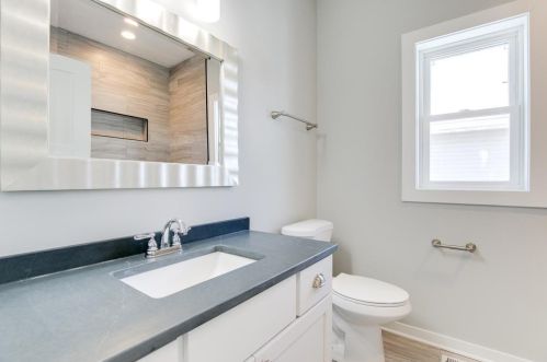 1377 James Ave, Saint Paul MN 55105-2551 exterior