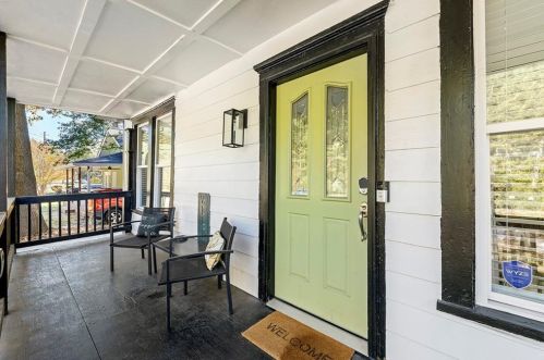 1714 Connally Dr, Atlanta GA  30344-2519 exterior