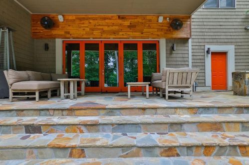 8069 Kenstone Ct, Atlanta GA 30350-4160 exterior