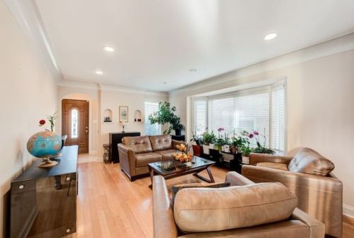 7765 Thorndale Ave, Chicago, IL 60631-2210