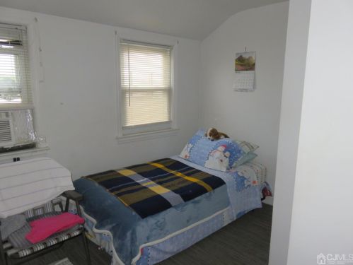 663 Jacques St, Perth Amboy NJ 08861-2746 exterior