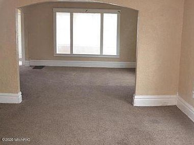 264 Merrill Ave, Meskegon MI 49441-2010 exterior