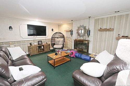 130 Belmont St, New Britain CT  06053-3508 exterior