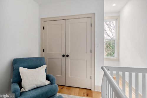 1613 Capitol St, Washington DC  20003-1620 exterior