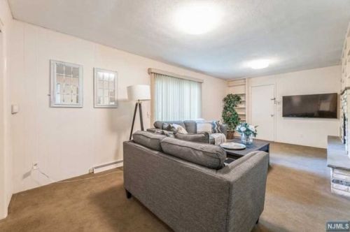 11 Maple Ave, Demarest NJ  07627-2404 exterior