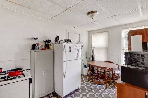 18 Lafayette St, Worcester MA 01608-2131 exterior