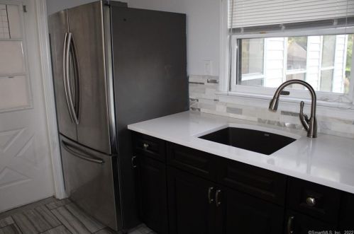 908 Plymouth St, Windsor CT 06095-3713 exterior