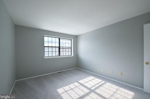 27 Providence Frg Rd, Limerick PA 19468-2905 exterior