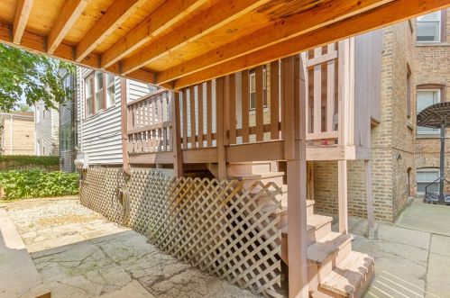 2235 Morse Ave, Chicago IL 60645-2932 exterior