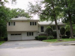 135 Dedham St, Newton, MA 02461-2135