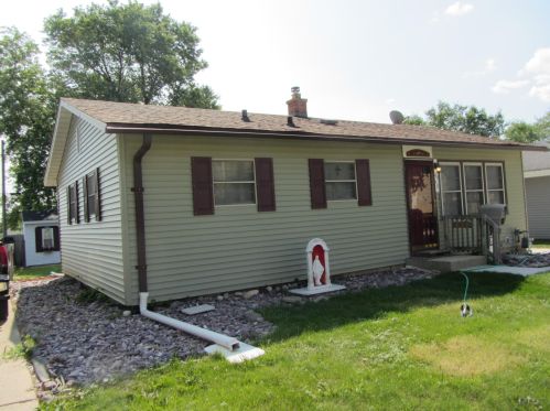 4968 16 St, Milwaukee WI 53221-2833 exterior