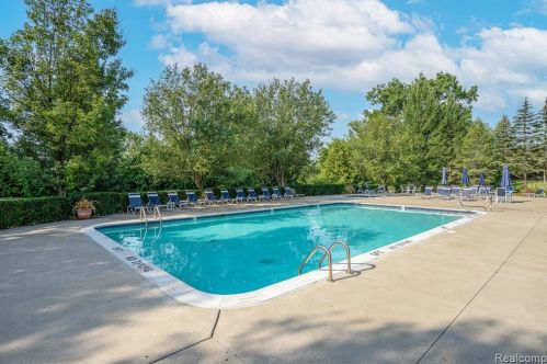 5308 Brookemonte Cir, Rochester MI 48306-5013 exterior