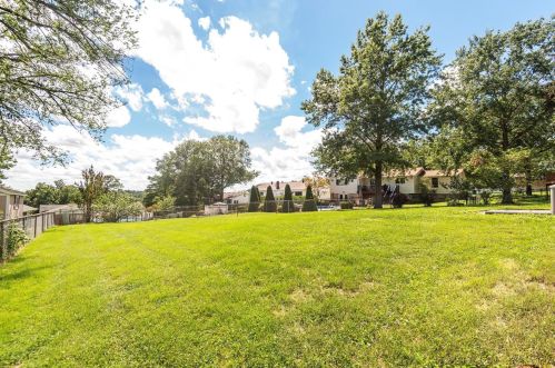 2690 Blackforest Dr, Saint Louis MO 63129-4728 exterior