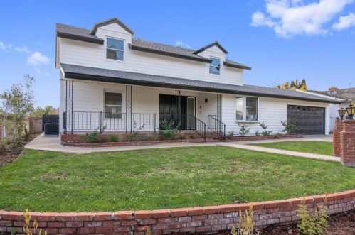 1850 Mariposa Ln, Fullerton CA  92833-1819 exterior