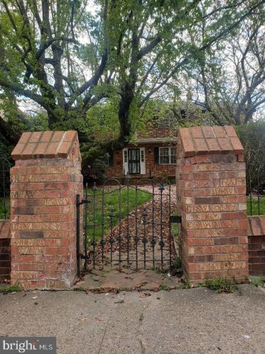 628 Delaware St, New Castle, DE 19720-5058