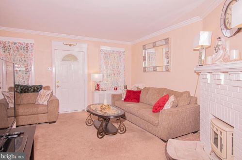 537 Godfrey Ave, Philadelphia PA 19126-3834 exterior