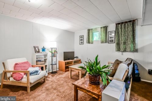 5615 Chase Ct, Alexandria VA 22312-6318 exterior