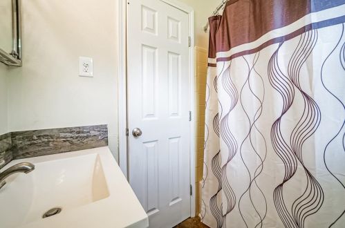 1548 Fish Hatchery Rd, Huntsville TX 77320-7008 exterior