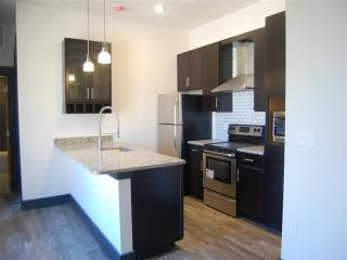 800 Main St, Richmond VA  23219-3306 exterior