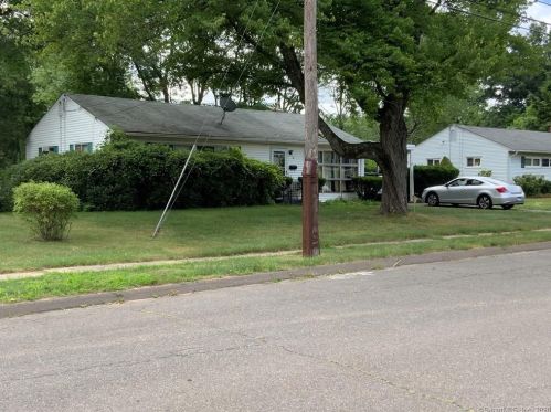 77 Green Manor Ave, Windsor, CT 06095-3504