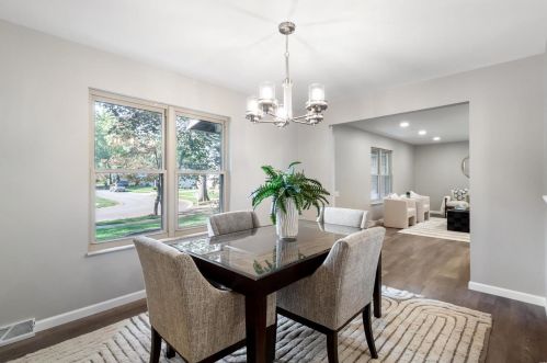 1049 Fernpark Dr, Saint Louis MO 63141-6132 exterior