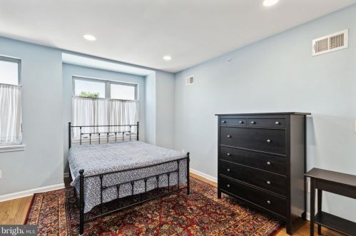 728 Daly St, Philadelphia PA 19148-3306 exterior