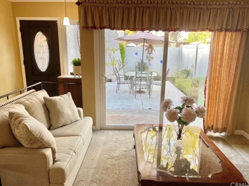 2922 Persimmon Pl, Fullerton CA 92835-2218 exterior