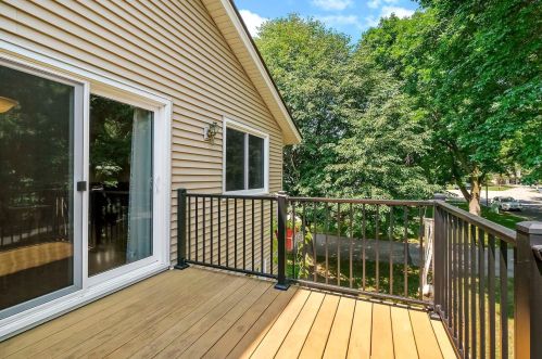 1558 Baylor Ct, Saint Paul MN 55122-4820 exterior