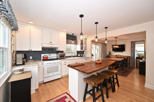 3169 39th St, Milwaukee, WI 53215-4014