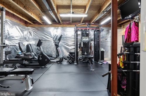 6378 Alderman Dr, Alexandria VA 22315-3731 exterior