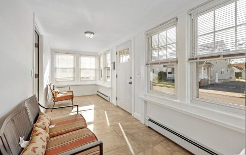 19 High St, Valley Stream NY 11581-1417 exterior