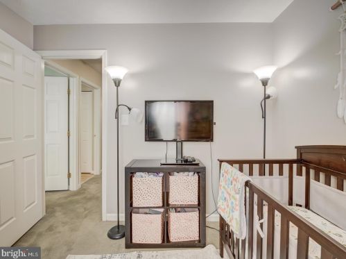 204 Foxtree Dr, Glen Burnie MD 21061-6347 exterior