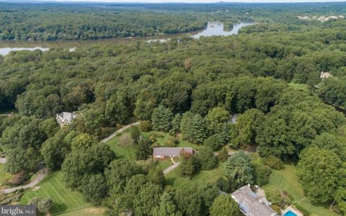 11013 Cripplegate Rd, Rockville MD 20854-1630 exterior