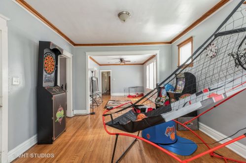 7029 Artesian Ave, Chicago IL 60629-1423 exterior