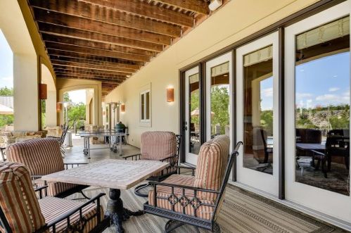 610 Crystal Crk Dr, Austin TX 78746-4728 exterior