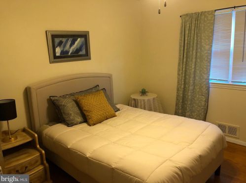 202 England Ter, Rockville MD 20850-1630 exterior