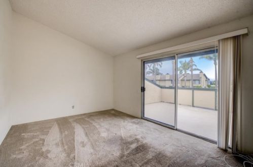 5221 Perkins Rd, Oxnard CA 93033-8358 exterior