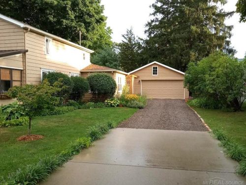 112 1st St, Fennville, MI 49408-7623