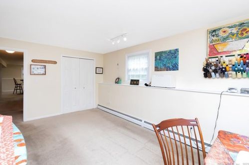 51 Pioneer Dr, Windsor CT exterior