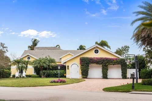 7521 Cordoba Cir, Naples FL 34109-7118 exterior