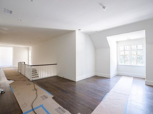 3364 Knollwood Dr, Atlanta GA 30305-1022 exterior