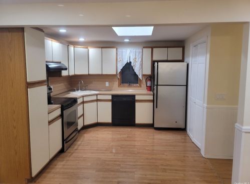 329 9th St, Babylon NY  11704-3730 exterior