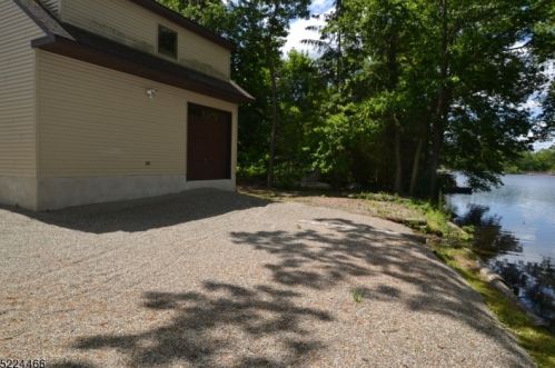 132 Shawnee Trl, Wharton NJ  07885-2934 exterior