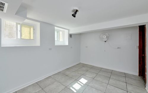 6635 Campbell Ave, Chicago IL 60645-5018 exterior