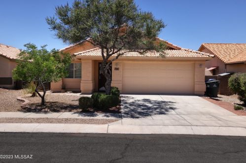 9478 Pale Blue Topaz Ln, Tucson, AZ 85747-5715